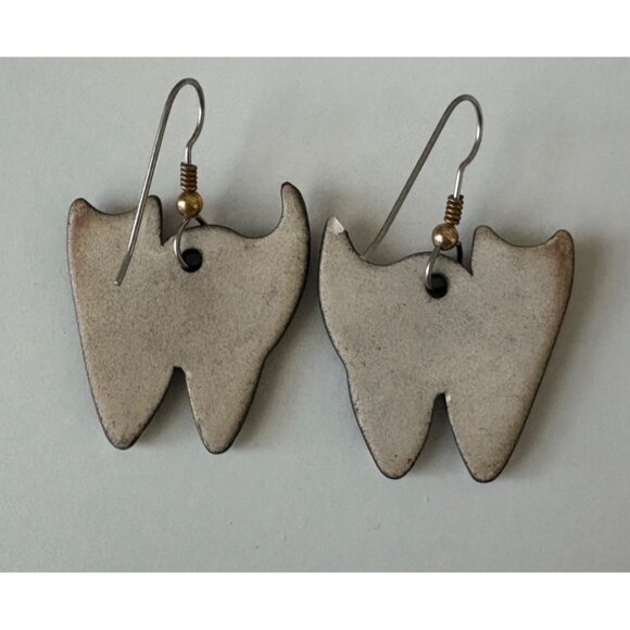 Katrina's Designers Tuxedo Cat Porcelain Earrings Black White 1.5" - Picture 3 of 5